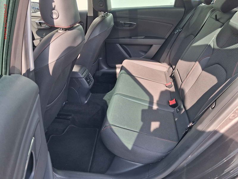 Seat Leon (2014) 1.8 TSi, FR, LED, panor, navi - fotka 10 z 18