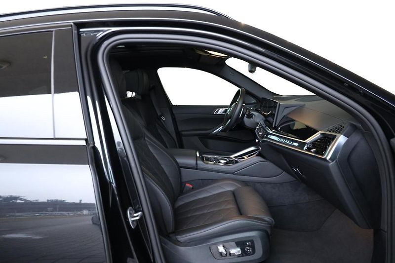 BMW X6 xDrive40d - fotka 23 z 31