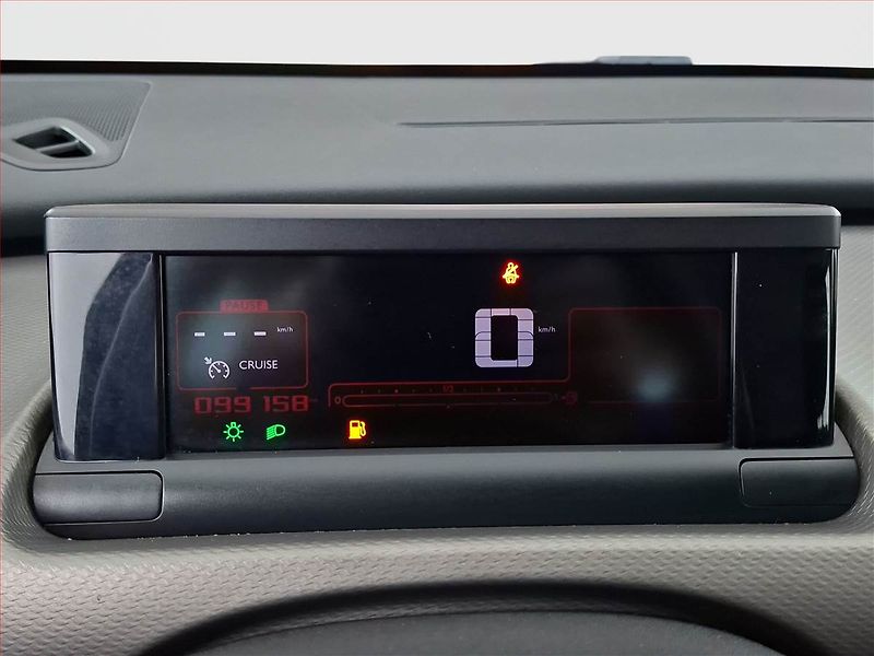 Citroën C4 Cactus (2015) 1.2 PureTech, Tempomat - fotka 11 z 15