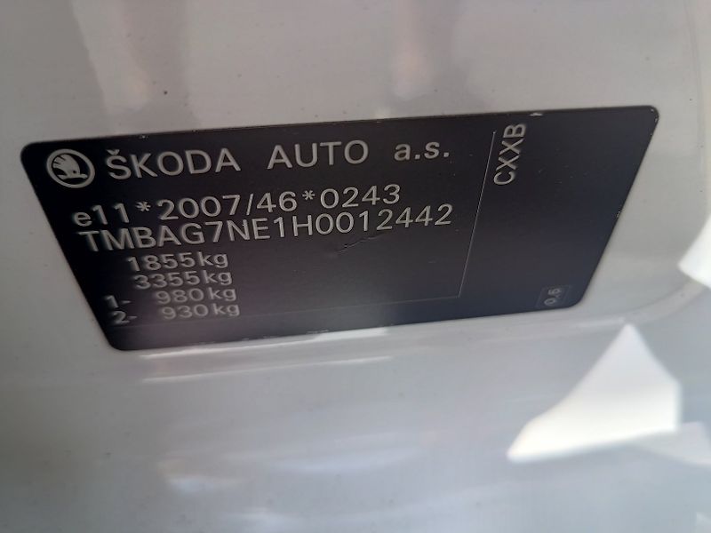 Škoda Octavia III 1.6 TDI - fotka 34 z 40