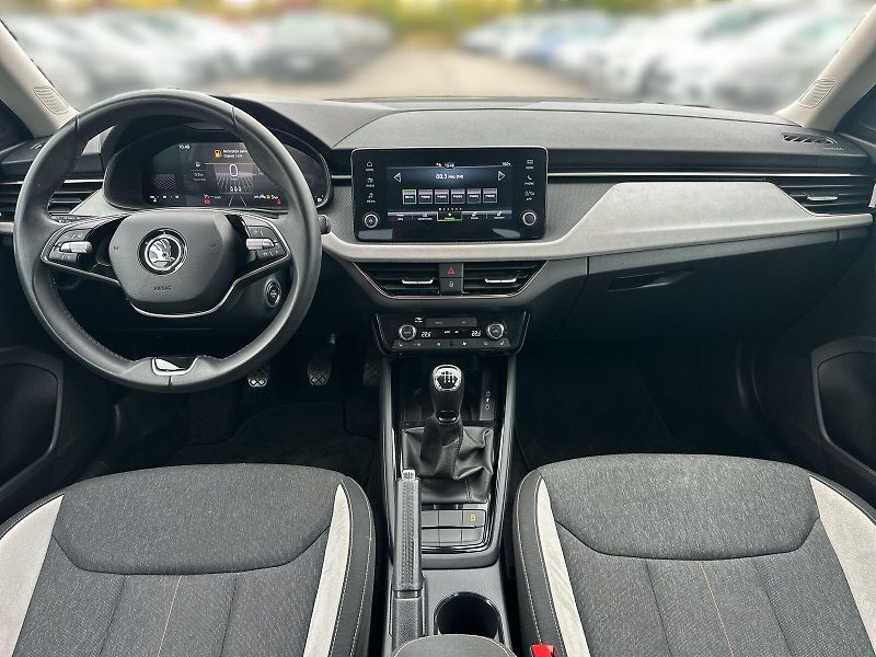 Škoda Kamiq (2024) 1.0 TSI Top Selection - fotka 5 z 31