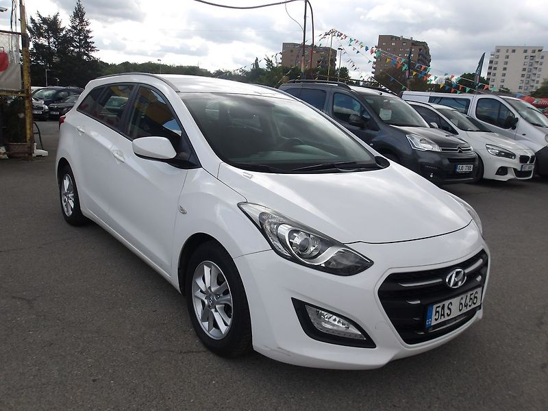 Hyundai i30 1,6i ČR - fotka 5 z 27