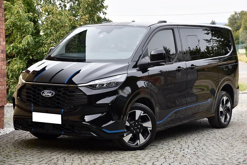 Ford Tourneo Custom L1 SPORT 2.0 EcoBlue,LED,ČR,1M - fotka 1 z 50
