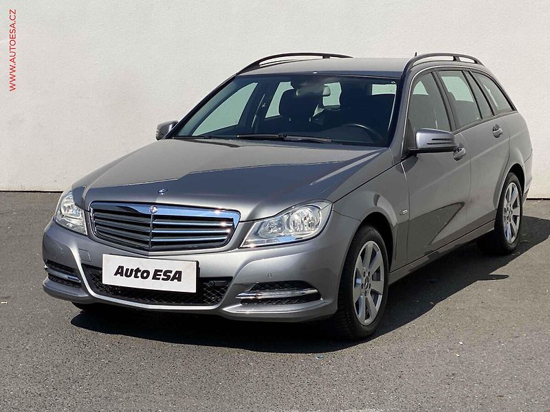 Mercedes-Benz Třídy C (2011) 2.2 CDi C200, Navi, TZ - fotka 3 z 18