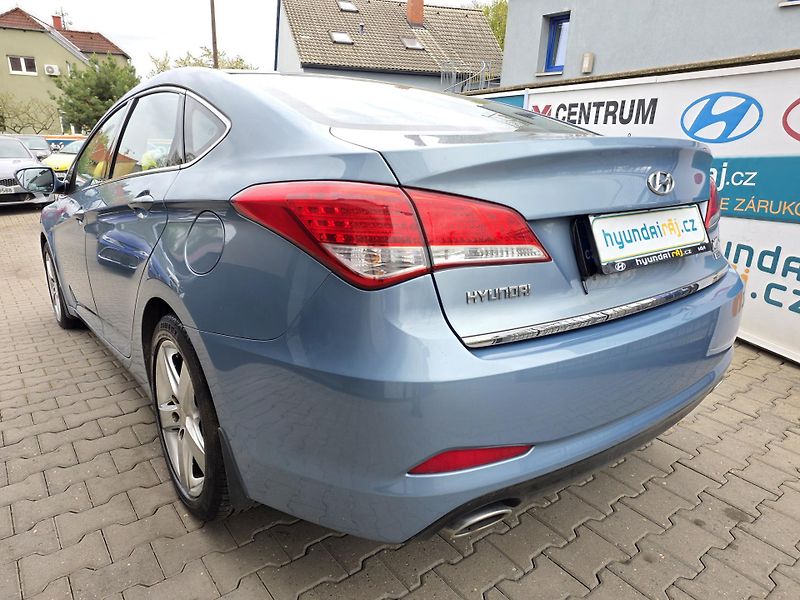 Hyundai i40 1.7-NÍZKÉ KM-AUT.KLIMA-ALU - fotka 10 z 19