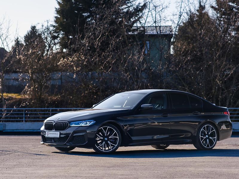BMW Řada 5 M550i xDrive, DPH, SEDAN - fotka 15 z 46