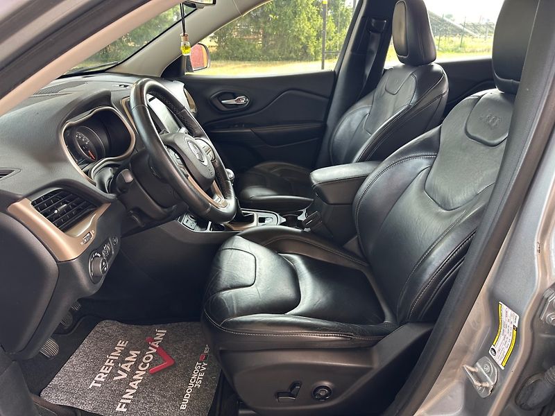 Jeep Cherokee (2017) 2.0D NAVI,VÝHŘEV SED, ČEŠTINA - fotka 9 z 17