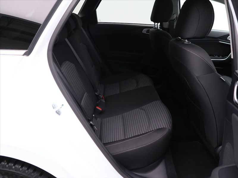 Kia Ceed 1,5 T-GDI 117kW TOP DPH CZ 1.M - fotka 13 z 32