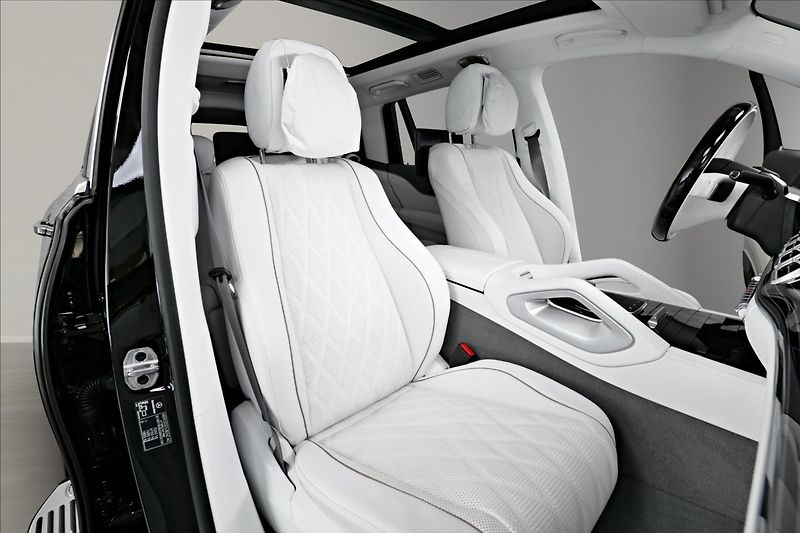 Mercedes-Benz GLS Maybach 600 4M/E-ACTIV/HUD - fotka 27 z 28