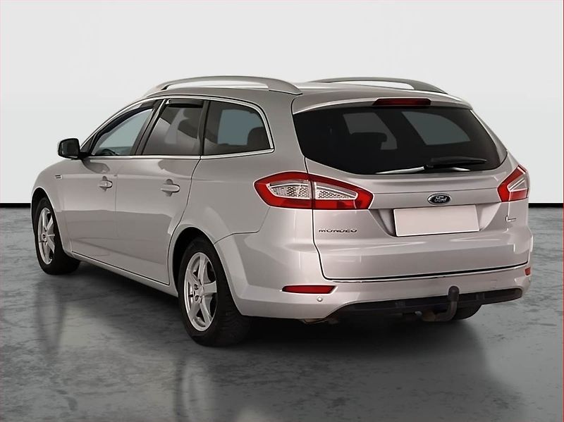 Ford Mondeo (2011) Titanium 2.0 TDCi, Xenony - fotka 4 z 21