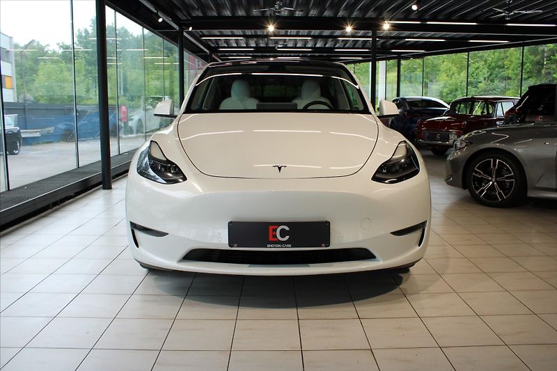Tesla Model Y Long Range Dual Motor AWD Tažn - fotka 2 z 26