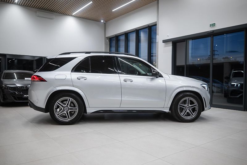 Mercedes-Benz GLE (2020) 350D 4x4 AMG PREMIUM AIRMATIC - fotka 13 z 48