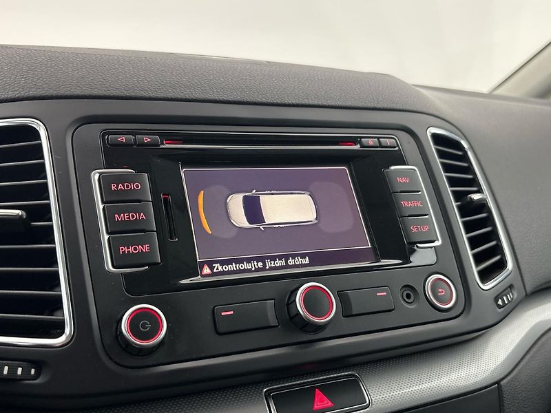 Volkswagen Sharan 7míst - fotka 23 z 26
