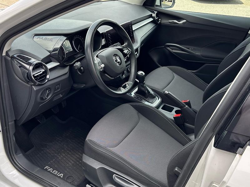 Škoda Fabia Ambition - fotka 6 z 28
