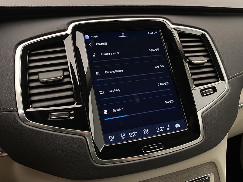 Volvo XC90 B5 AWD PLUS BRIGHT AUT CZ - fotka 50 z 58
