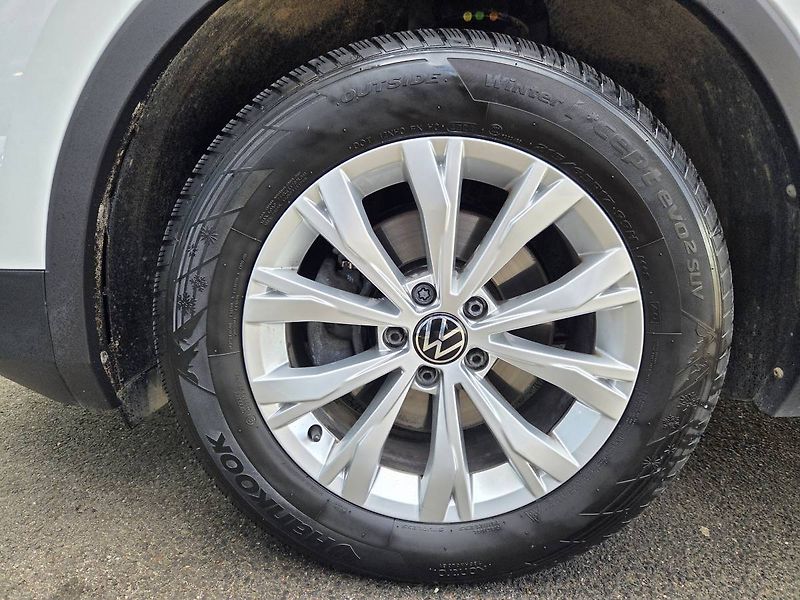 Volkswagen Tiguan (2021) 2.0 TDI DSG - fotka 44 z 46