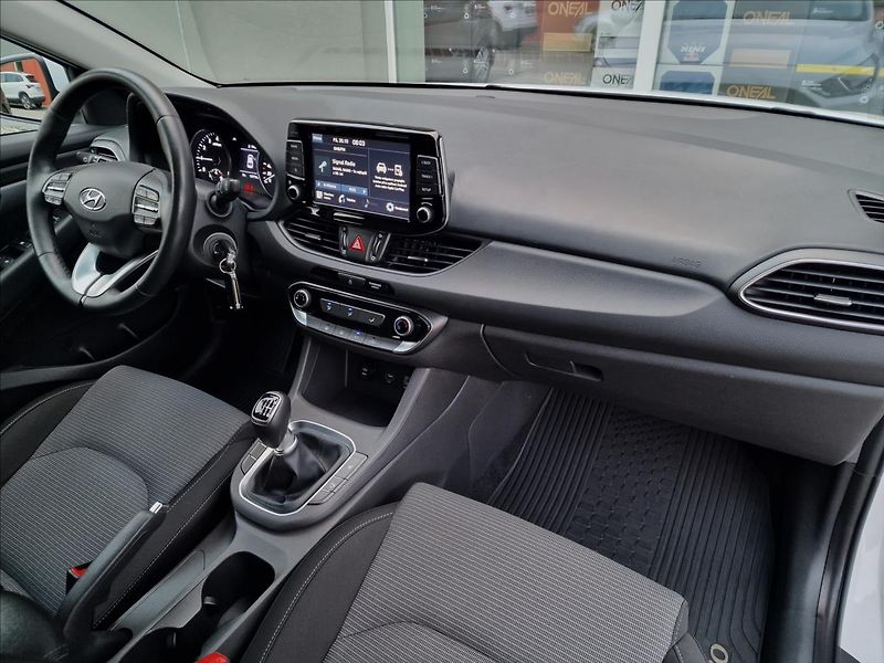 Hyundai i30 1.0 T-Gdi Comfort,ČR,1.Maj - fotka 12 z 47