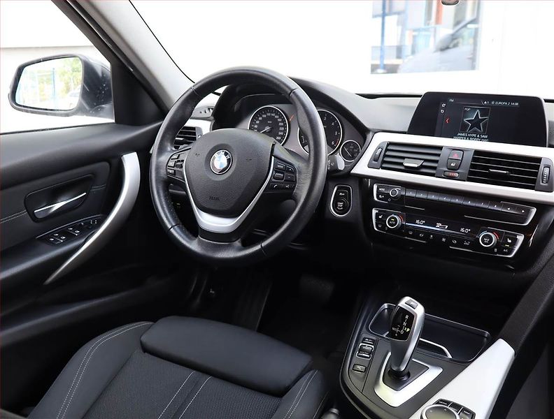 BMW Řada 3 (2019) 318 d, Automat, Serv.kniha - fotka 7 z 19