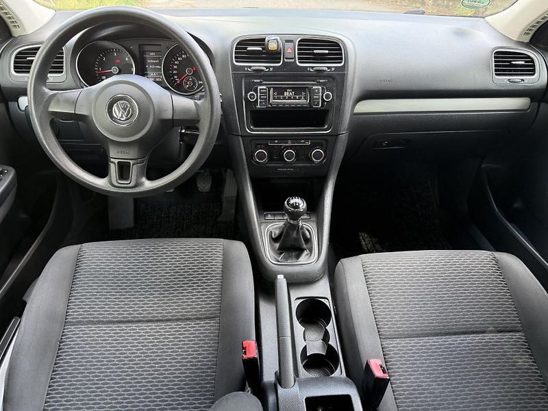 Volkswagen Golf 1,6TDI 77kW Klimatizace - fotka 9 z 18