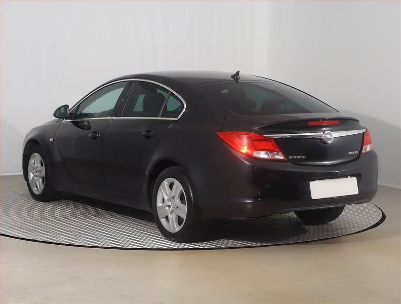 Opel Insignia (2011) 1.4 Turbo, Navi, Tempomat - fotka 4 z 14