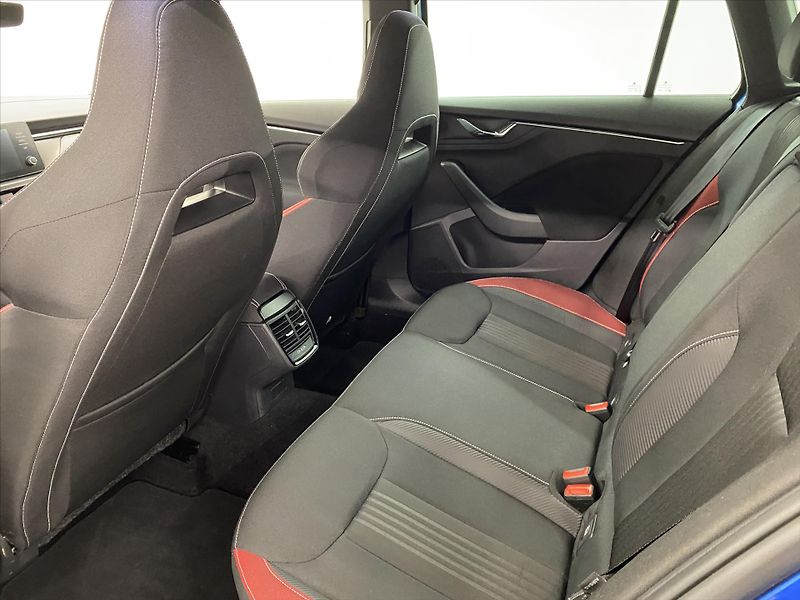 Škoda Scala 1,5 TSI 110kW Monte Carlo - fotka 6 z 29
