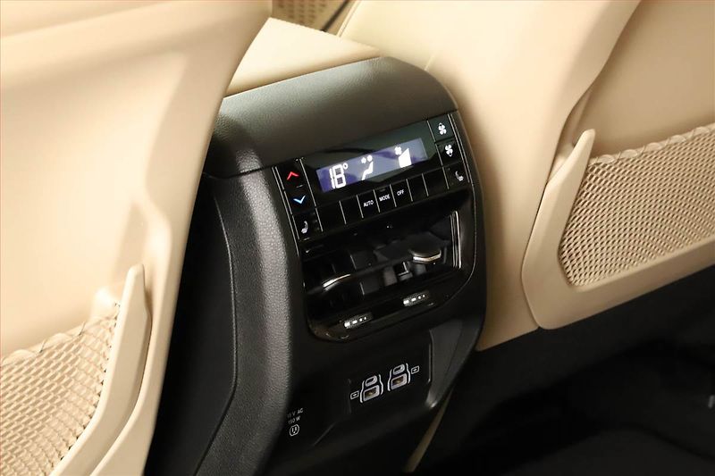 Jeep Grand Cherokee (2024) 3.6 V6 - fotka 16 z 19