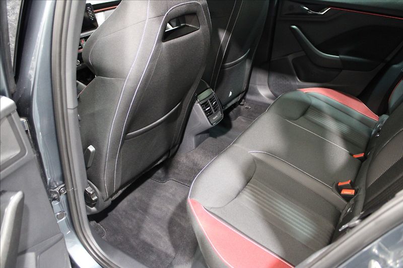 Škoda Kamiq 1,5 TSI 110kW Monte Carlo - fotka 13 z 34