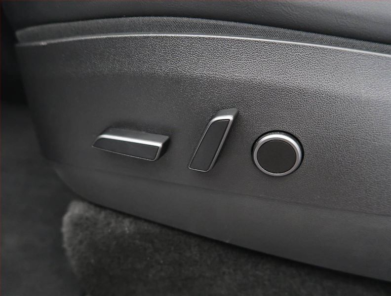 Tesla Model Y (2022) Long Range AWD 79kWh, SoH 92% - fotka 20 z 33