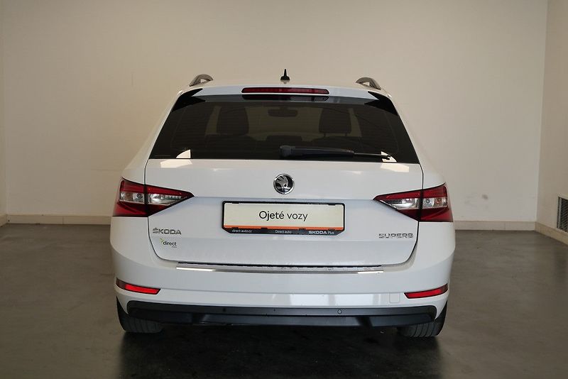 Škoda Superb - fotka 6 z 24