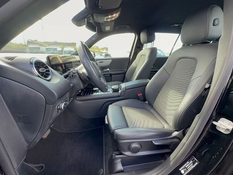 Mercedes-Benz GLB 200 d 4MATIC - fotka 15 z 35