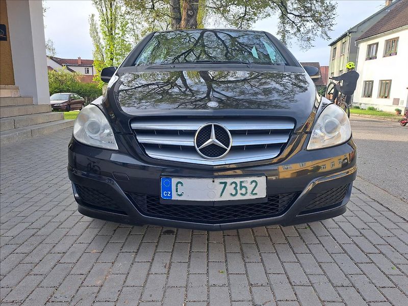 Mercedes-Benz Třídy B B180 i   1,7 - fotka 15 z 35