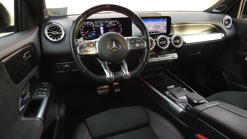 Mercedes-Benz GLB 35 4MATIC AMG - fotka 5 z 23