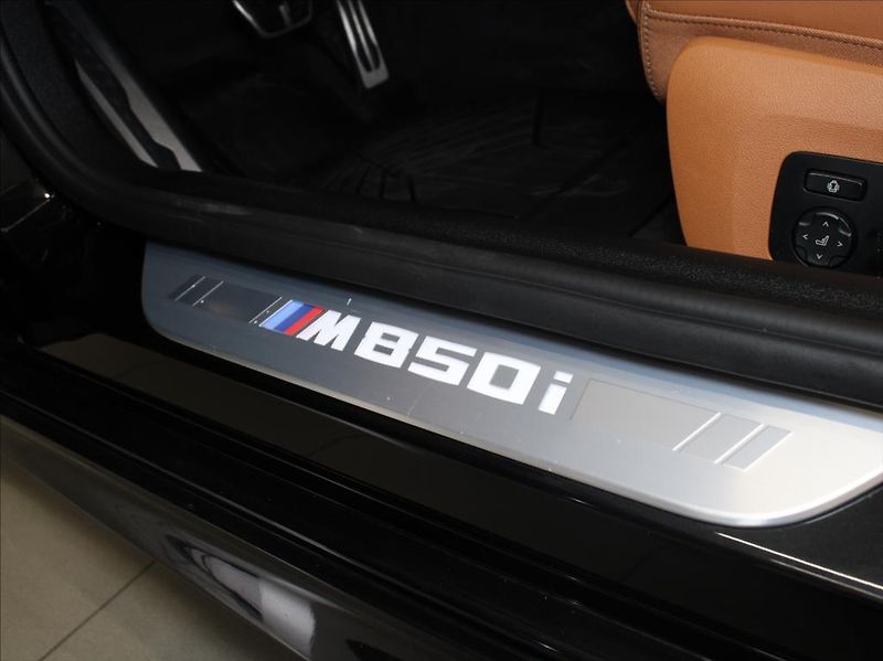 BMW Řada 8 M850I B&O Laser 1.maj.ČR   4,4 - fotka 31 z 41