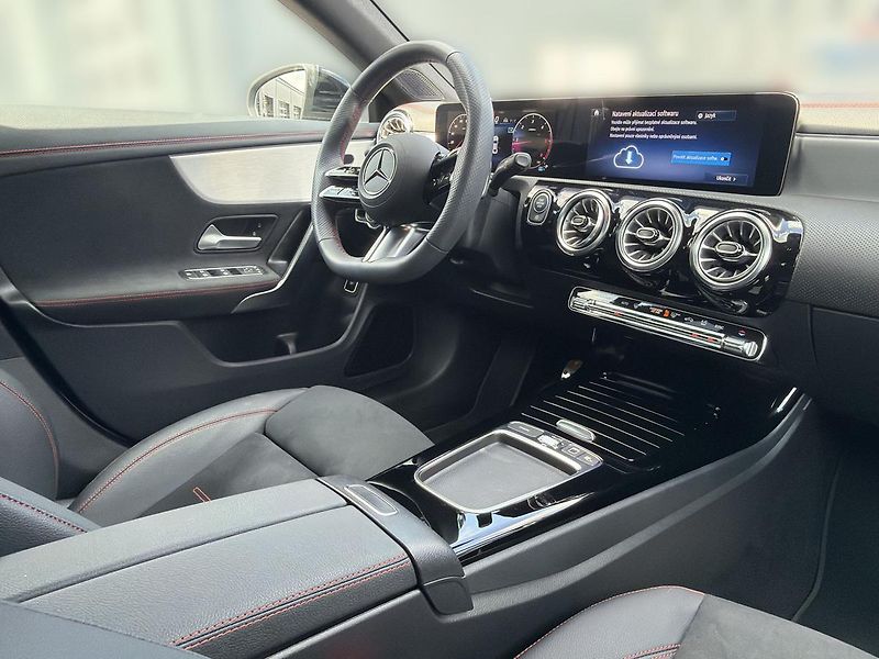Mercedes-Benz CLA 200d kupé - fotka 12 z 17