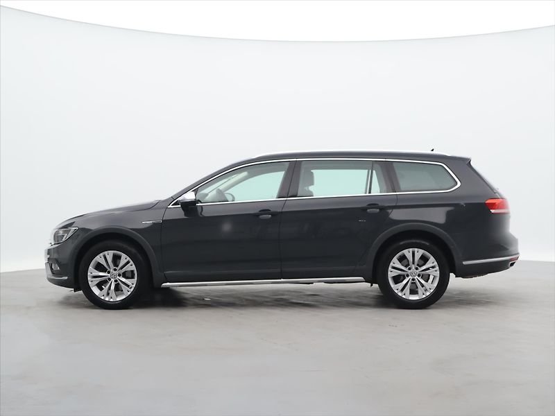 Volkswagen Passat 2,0 TDI 140kW Alltrack 4M DSG - fotka 4 z 28