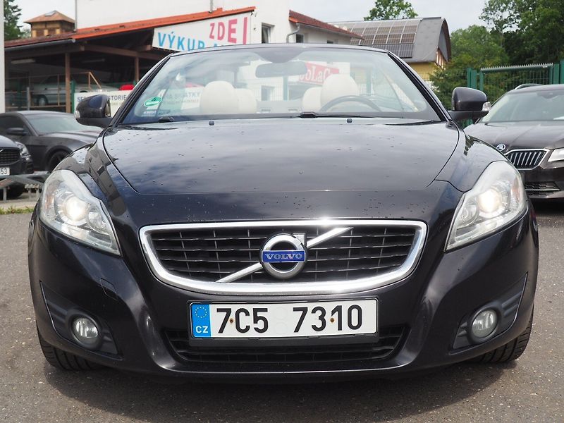Volvo C70 (2011) 2.0D 110 kW Cabrio - fotka 6 z 30