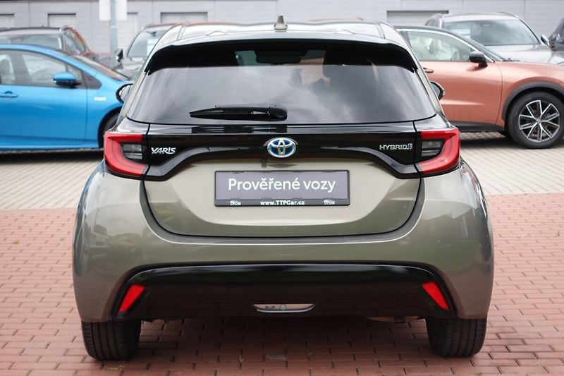 Toyota Yaris 1.5 HEV  Executive - fotka 5 z 29