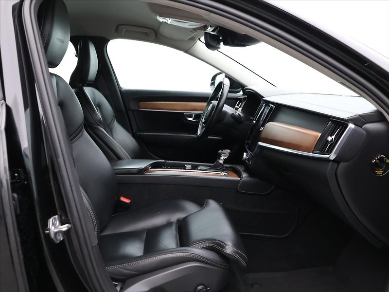 Volvo S90 2.0 D4 140kW CZ Inscription - fotka 12 z 29