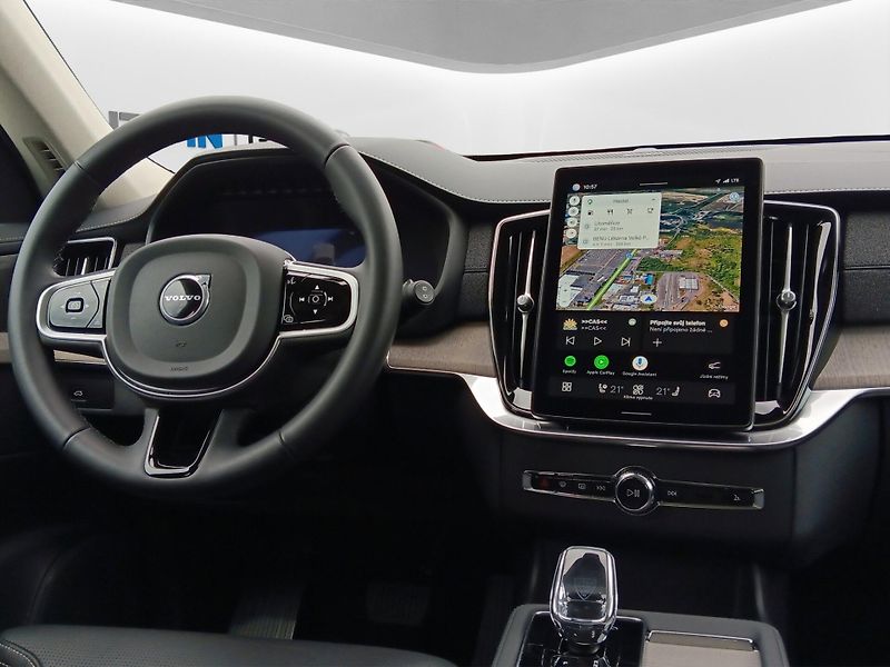 Volvo XC90 (2025) B5 ULTRA BRIGHT - fotka 14 z 20