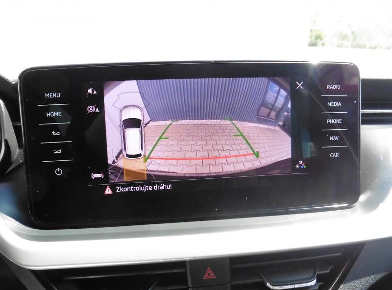 Škoda Kamiq 1.0 TSi DSG Style+ Navi - fotka 15 z 19