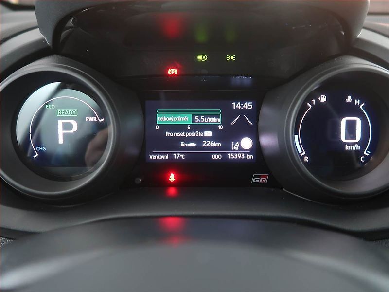 Toyota Yaris (2023) GR Sport 1.5 VVT-i Hybrid - fotka 11 z 22