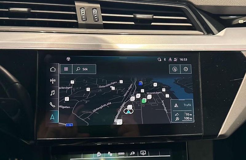 Audi Q8 e-tron 55 Q SoH 97% 360k Pano Vzduch - fotka 23 z 38
