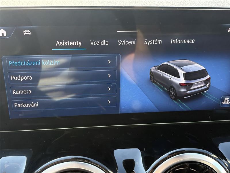 Mercedes-Benz Třídy B 2,0 200d 110kW Led,Kůže,Kamera - fotka 18 z 39