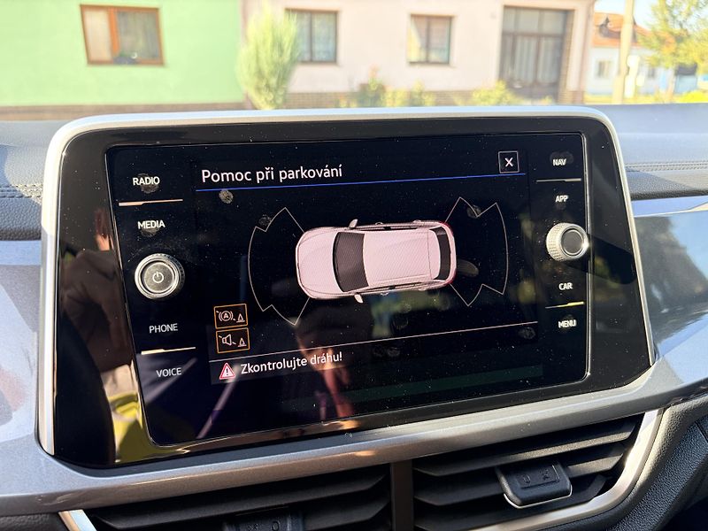 Volkswagen T-Roc 1.0TSI SPORT IQ LIGHT - fotka 37 z 46