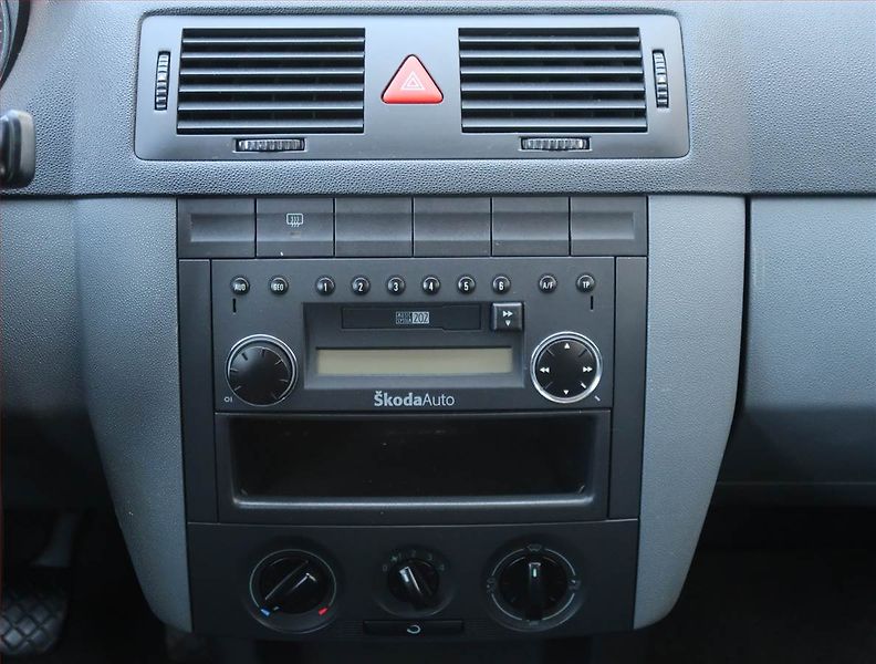 Škoda Fabia (2002) 1.4, nová STK, Tažné - fotka 12 z 13