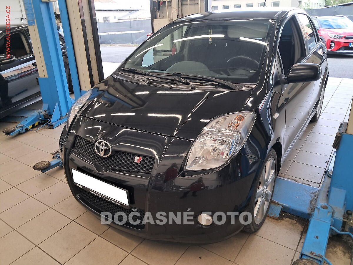 Toyota Yaris 1.8i, ČR, servis.kniha, AC