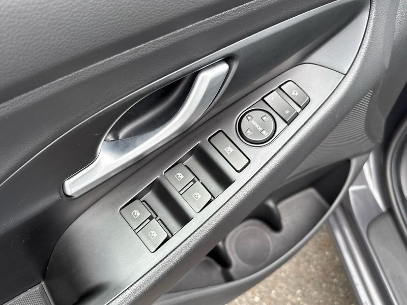 Hyundai i30 MHEV Smart - fotka 20 z 23