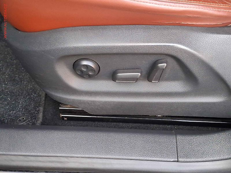 Volkswagen Tiguan (2008) 2.0 TSi 4x4, 2.maj, AC, kůže - fotka 12 z 17