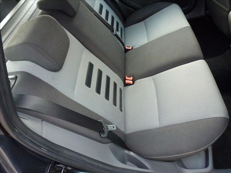 Ford Focus 1,6 16V  Elegance - fotka 22 z 48