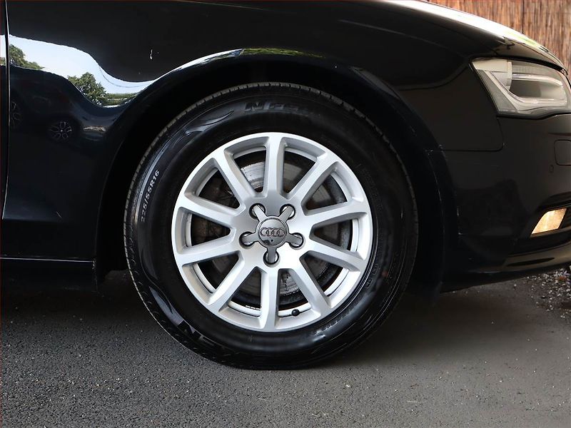 Audi A4 (2013) 1.8 TFSI, ČR,1.maj, Bi-Xenony - fotka 12 z 19